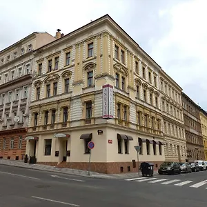 balkan.praguehotelsweb.com/